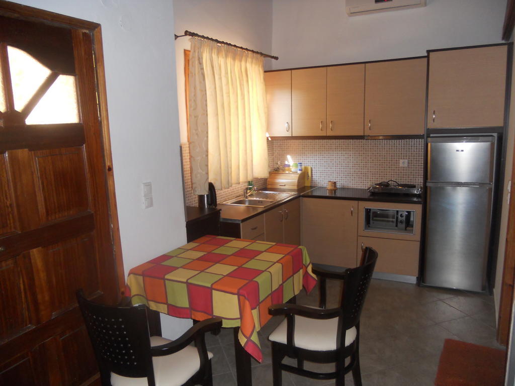 Nadia Apartments Mithimna Quarto foto
