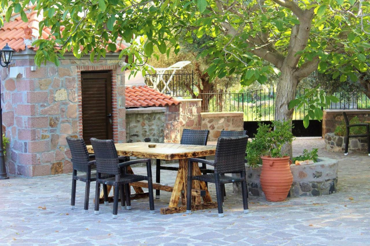 Nadia Apartments Mithimna Exterior foto